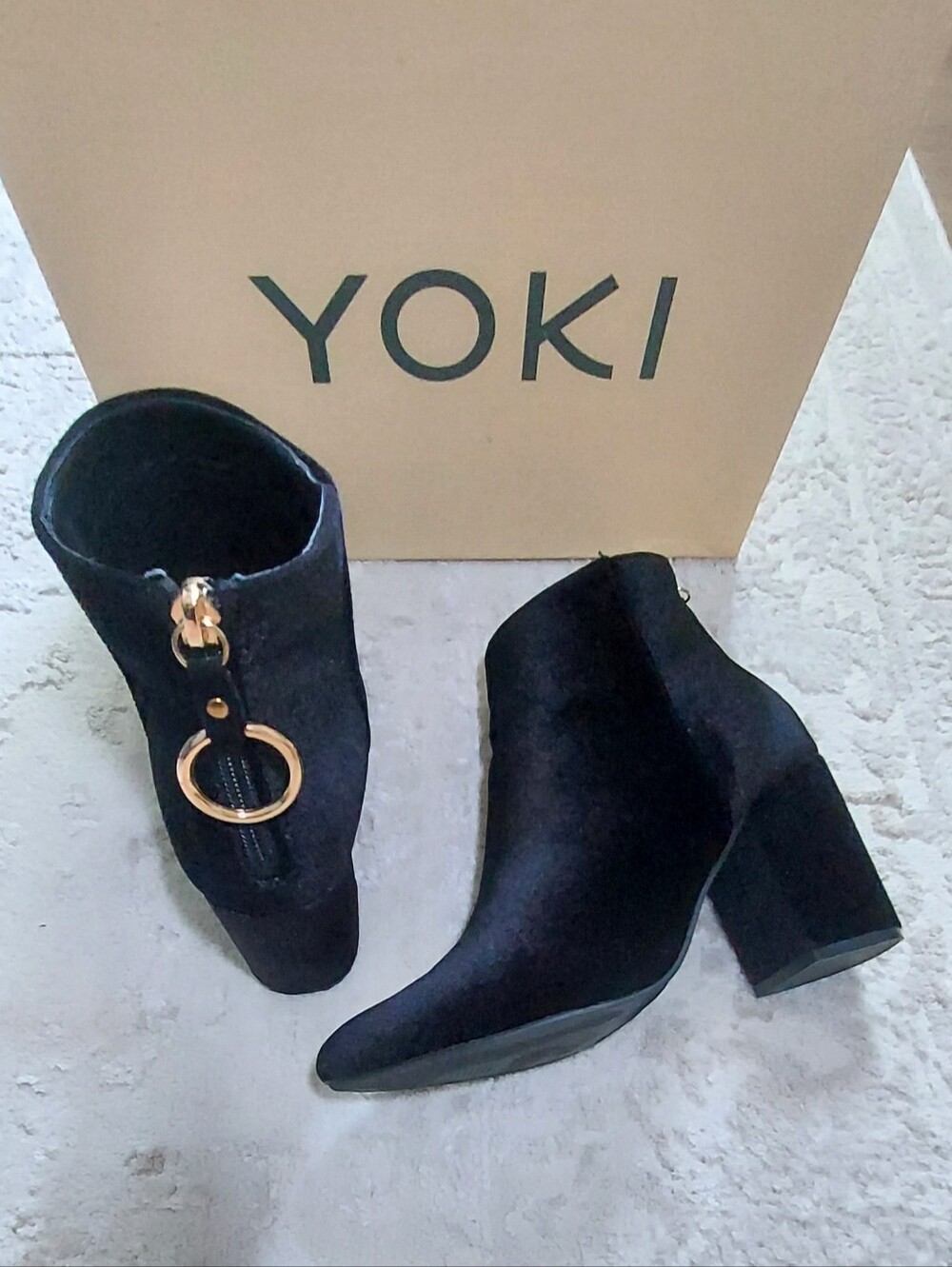 Yoki Fashion Inc. Niya Black Velvet Boot with Gold Doorknocker Detail EUC 8.5 M
